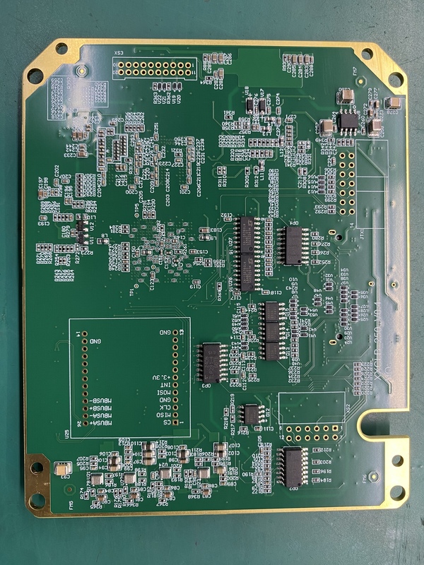 ผสมผสาน PCB การป้องกันพลังงานหน้ากากผสมผสานสีขาวด้วยความหนา 1.6mm และการรับรอง Rohs