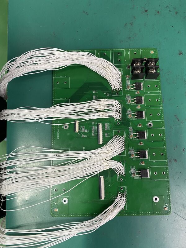 กว้างขวางหลุมขั้นต่ํา 01 มม การสื่อสาร PCB การประกอบ 6 ชั้น Tg170 และ Tg180 สูง ปรับปรุงให้ดีสําหรับอุปกรณ์สื่อสาร