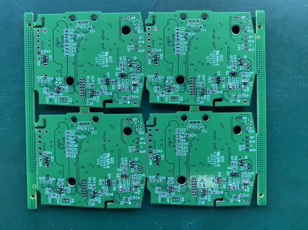 โมดูลโครงสร้างพื้นฐานการสื่อสารสีมาสก์บัดกรีสีน้ำเงิน พร้อมกล่องบรรจุภัณฑ์ด้านนอก รับประกันการขนส่งที่ปลอดภัยและการไหลเวียนของข้อมูล