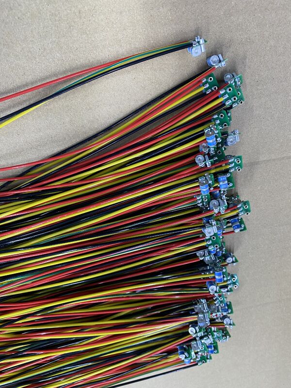 การสื่อสาร Pcb Tg180 สูงแรงปัจจุบันขนาดที่กําหนดเอง Pcb ออกแบบสําหรับการจัดการและการกระจายพลังงานไฟฟ้า