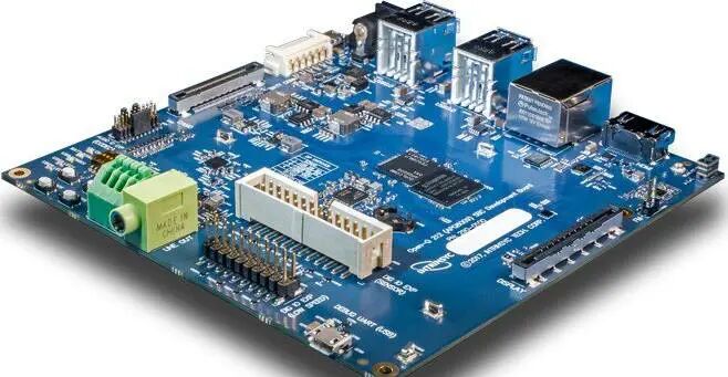 การประกอบ PCB รวดเร็วด้วยวัสดุ FR-4 4 ชั้นและเส้นผ่าตัดรูขั้นต่ํา 0.10 มม สําหรับการใช้งานในอุตสาหกรรมรถยนต์