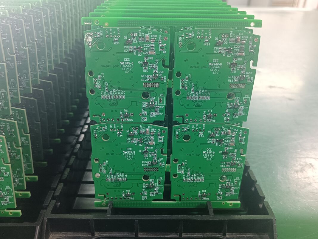พื้นที่ประกอบ PCB พลังงานใหม่ 0.5-10 OZ ปลอดหมึก RoHS และ UL Compliant