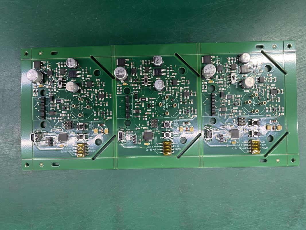 ความหนา 0.3 มม. ถึง 6 มม. การผลิตและประกอบ PCB อุตสาหกรรม โดยใช้สี Soldermask สีเหลือง เพื่อให้มั่นใจถึงโซลูชันวงจรที่ใช้งานได้ยาวนาน
