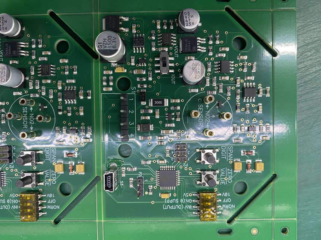 ความหนา 0.3 มม. ถึง 6 มม. การผลิตและประกอบ PCB อุตสาหกรรม โดยใช้สี Soldermask สีเหลือง เพื่อให้มั่นใจถึงโซลูชันวงจรที่ใช้งานได้ยาวนาน