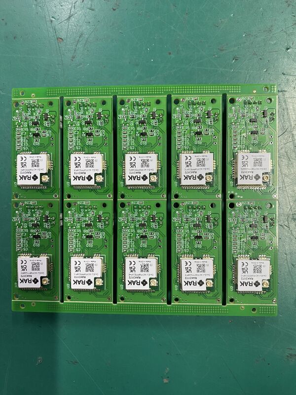 ความหนา 0.3 มม. ถึง 6 มม. การผลิตและประกอบ PCB อุตสาหกรรม โดยใช้สี Soldermask สีเหลือง เพื่อให้มั่นใจถึงโซลูชันวงจรที่ใช้งานได้ยาวนาน