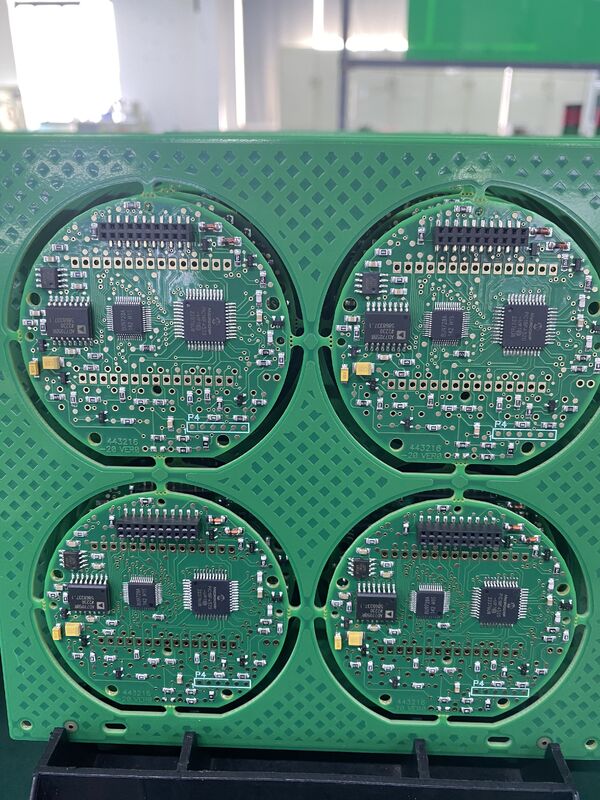 ทองแดง 4OZ ประกอบ PCB อุตสาหกรรม ที่กําหนดเอง ใช่ การแก้ไขสําหรับการใช้งานอิเล็กทรอนิกส์ที่ซับซ้อนและแผ่นวงจรที่ทนทาน