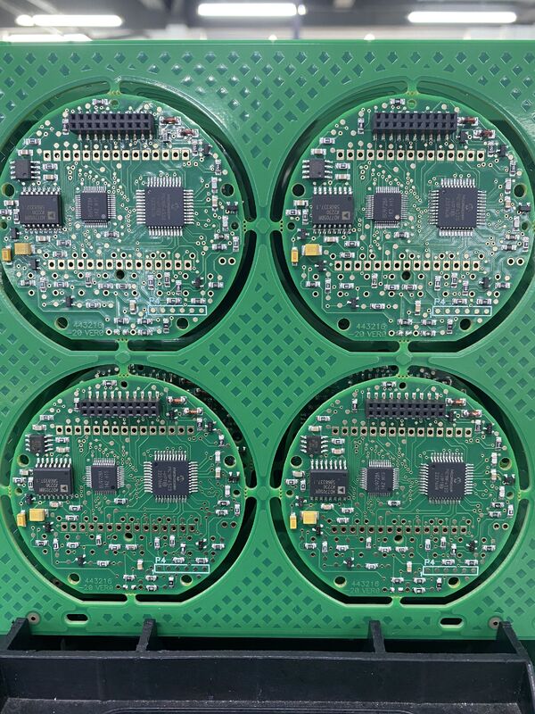 ทองแดง 4OZ ประกอบ PCB อุตสาหกรรม ที่กําหนดเอง ใช่ การแก้ไขสําหรับการใช้งานอิเล็กทรอนิกส์ที่ซับซ้อนและแผ่นวงจรที่ทนทาน