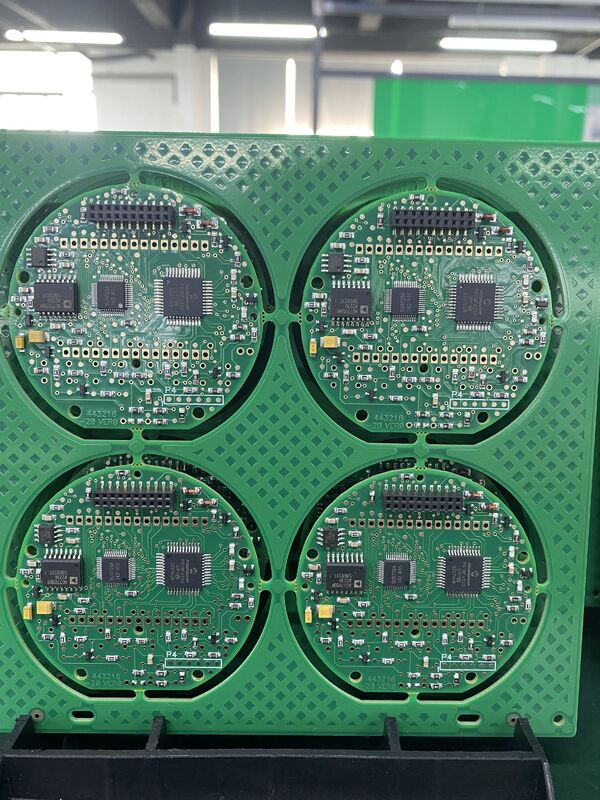 ทองแดง 4OZ ประกอบ PCB อุตสาหกรรม ที่กําหนดเอง ใช่ การแก้ไขสําหรับการใช้งานอิเล็กทรอนิกส์ที่ซับซ้อนและแผ่นวงจรที่ทนทาน