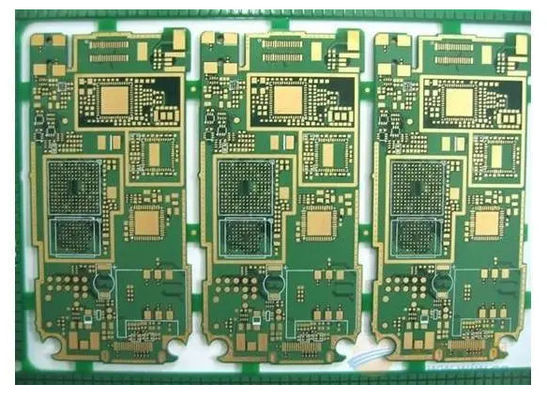 องค์ประกอบ PCB ทองแบบดําน้ําสําหรับวัสดุสร้าง RCC ประสบความสําเร็จ 0.2mm 8mil ขนาดหลุม